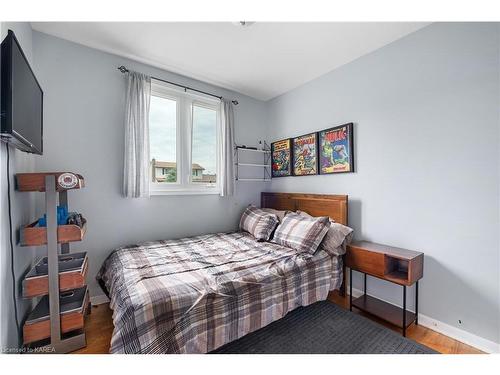 784 Downing Street, Kingston, ON - Indoor Photo Showing Bedroom