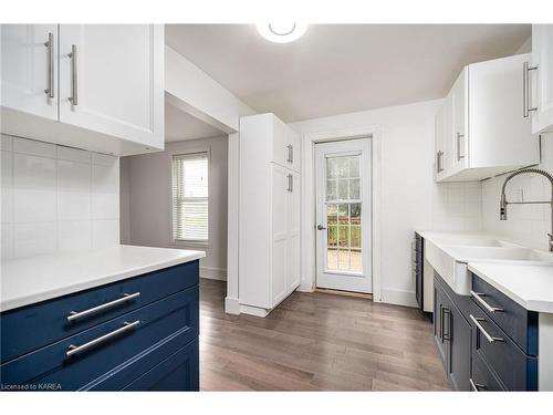 1112 County Rd 7, Napanee, ON - Indoor Photo Showing Kitchen