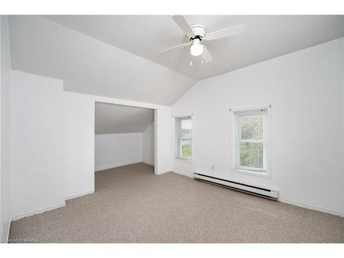 1112 County Rd 7, Napanee, ON - Indoor Photo Showing Other Room