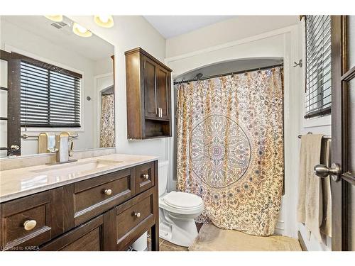 491 Grandtrunk Ave, Kingston, ON - Indoor Photo Showing Bathroom