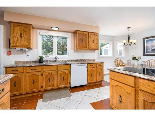 44 Mccabe Street, Napanee, ON - Indoor Photo Showing Kitchen