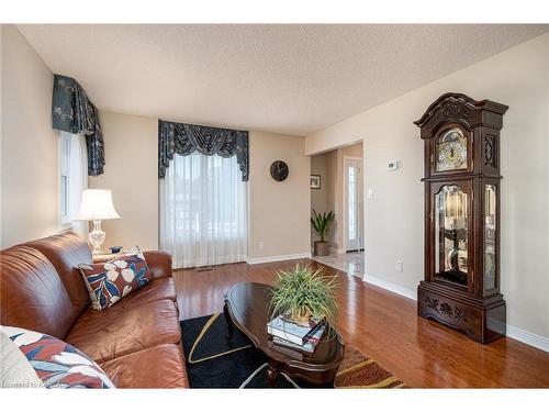 44 Mccabe Street, Napanee, ON - Indoor Photo Showing Living Room