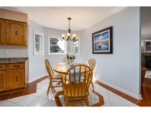 44 Mccabe Street, Napanee, ON - Indoor Photo Showing Dining Room