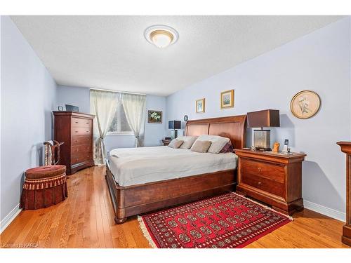 1098 Caitlin Crescent, Kingston, ON - Indoor Photo Showing Bedroom