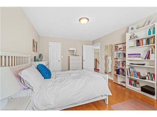 1098 Caitlin Crescent, Kingston, ON - Indoor Photo Showing Bedroom