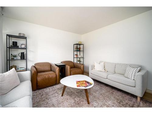 169 Belmont Avenue, Kingston, ON - Indoor Photo Showing Living Room