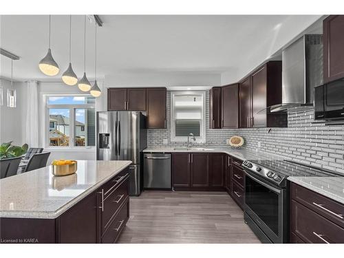 1422 Remington Avenue, Kingston, ON - Indoor Photo Showing Kitchen With Upgraded Kitchen