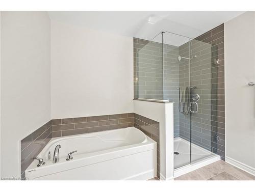 1422 Remington Avenue, Kingston, ON - Indoor Photo Showing Bathroom