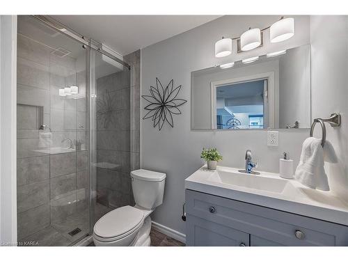 1422 Remington Avenue, Kingston, ON - Indoor Photo Showing Bathroom