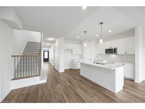 1844 Cinderhill Street, Kingston, ON - Indoor Photo Showing Kitchen With Upgraded Kitchen