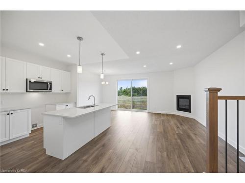 1844 Cinderhill Street, Kingston, ON - Indoor Photo Showing Kitchen With Upgraded Kitchen