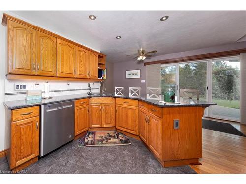 1 Clow Court, Mallorytown, ON - Indoor Photo Showing Kitchen