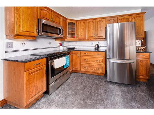 1 Clow Court, Mallorytown, ON - Indoor Photo Showing Kitchen