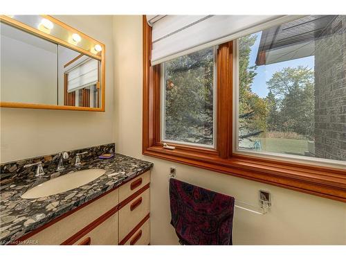 1 Clow Court, Mallorytown, ON - Indoor Photo Showing Bathroom