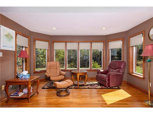 1 Clow Court, Mallorytown, ON - Indoor Photo Showing Living Room