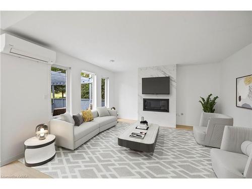 59 Wilfred Crescent, Kingston, ON - Indoor Photo Showing Living Room