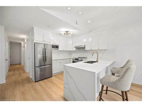 59 Wilfred Crescent, Kingston, ON - Indoor Photo Showing Kitchen With Double Sink With Upgraded Kitchen