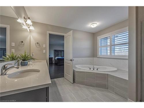 1382 Monarch Drive, Kingston, ON - Indoor Photo Showing Bathroom