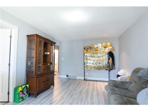 83 Calderwood Drive, Kingston, ON - Indoor Photo Showing Living Room