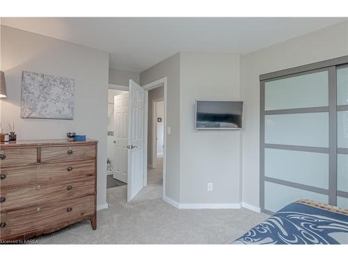 115 Fairway Hill Crescent, Kingston, ON - Indoor Photo Showing Bedroom