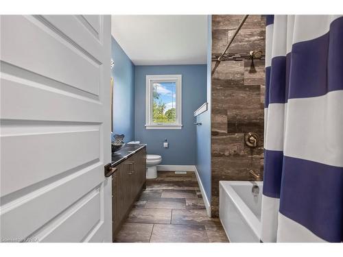 3541 Greenfield Road, Inverary, ON - Indoor Photo Showing Bathroom