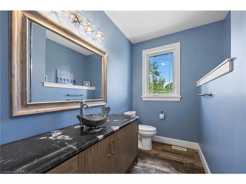 3541 Greenfield Road, Inverary, ON - Indoor Photo Showing Bathroom