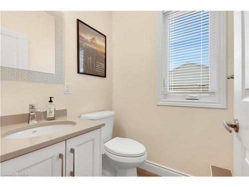 2809 Delmar Street, Kingston, ON - Indoor Photo Showing Bathroom