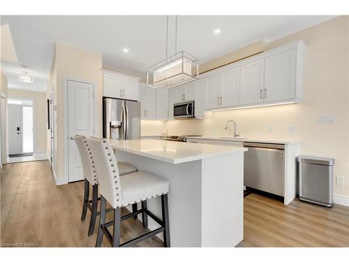 2809 Delmar Street, Kingston, ON - Indoor Photo Showing Kitchen With Stainless Steel Kitchen With Upgraded Kitchen