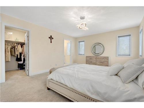 2809 Delmar Street, Kingston, ON - Indoor Photo Showing Bedroom