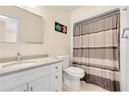 2809 Delmar Street, Kingston, ON - Indoor Photo Showing Bathroom