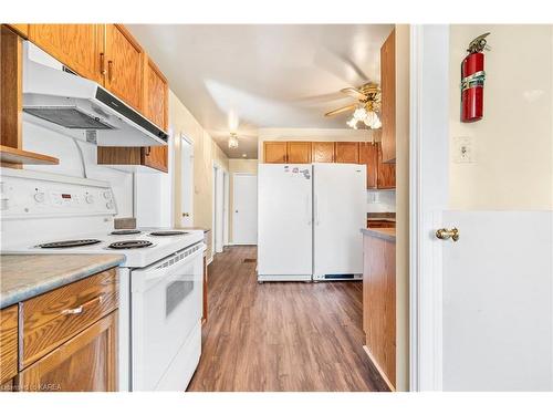 300 Church Street, Napanee, ON - Indoor Photo Showing Kitchen