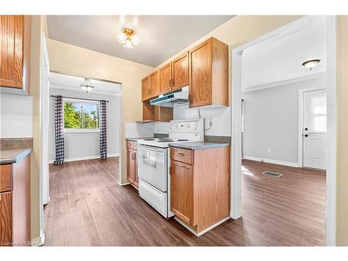 300 Church Street, Napanee, ON - Indoor Photo Showing Kitchen