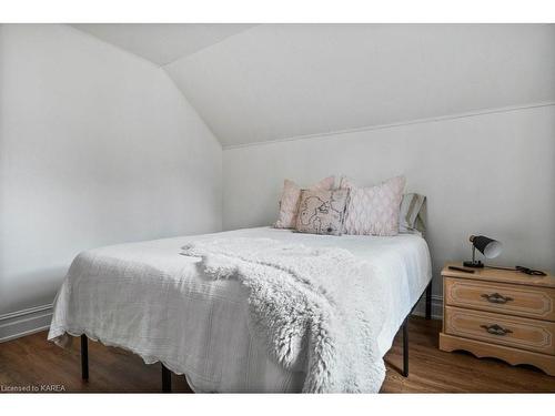 448 Thomas Street, Deseronto, ON - Indoor Photo Showing Bedroom