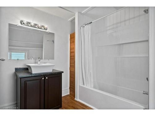 448 Thomas Street, Deseronto, ON - Indoor Photo Showing Bathroom