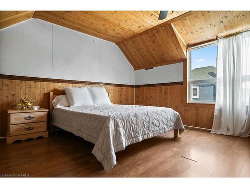 448 Thomas Street, Deseronto, ON - Indoor Photo Showing Bedroom