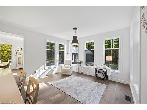 60 Landsakes Road, Lansdowne, ON - Indoor Photo Showing Living Room