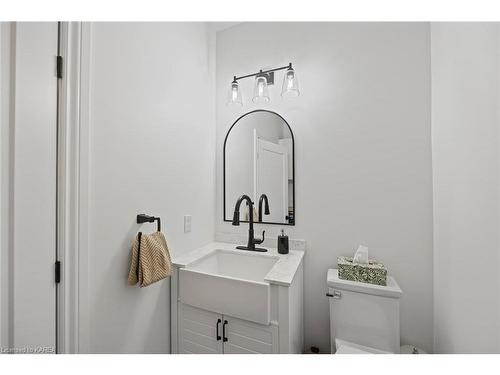 60 Landsakes Road, Lansdowne, ON - Indoor Photo Showing Bathroom