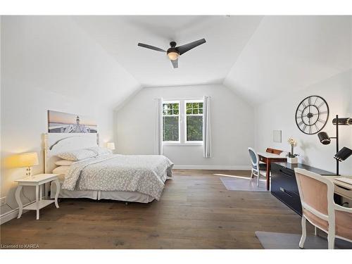 60 Landsakes Road, Lansdowne, ON - Indoor Photo Showing Bedroom