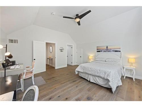 60 Landsakes Road, Lansdowne, ON - Indoor Photo Showing Bedroom