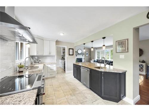 441 Heathcliffe Lane, Kingston, ON - Indoor Photo Showing Kitchen With Double Sink With Upgraded Kitchen