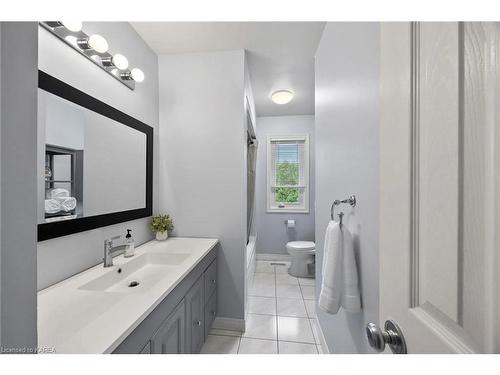 441 Heathcliffe Lane, Kingston, ON - Indoor Photo Showing Bathroom