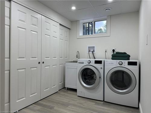 441 Heathcliffe Lane, Kingston, ON - Indoor Photo Showing Laundry Room