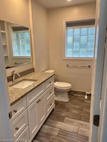 9 Elizabeth Avenue, Kingston, ON - Indoor Photo Showing Bathroom