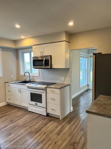 9 Elizabeth Avenue, Kingston, ON - Indoor Photo Showing Kitchen