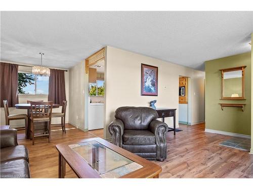 678 County Road 8, Greater Napanee, ON - Indoor Photo Showing Living Room