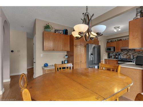 500 Weston Crescent, Kingston, ON - Indoor Photo Showing Dining Room