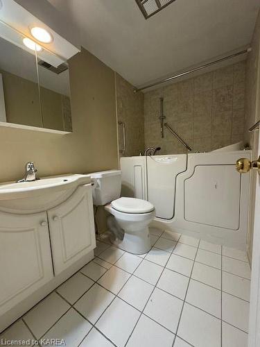 411-120 Barrett Court, Kingston, ON - Indoor Photo Showing Bathroom