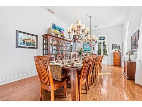 11 Cross Street, Odessa, ON - Indoor Photo Showing Dining Room