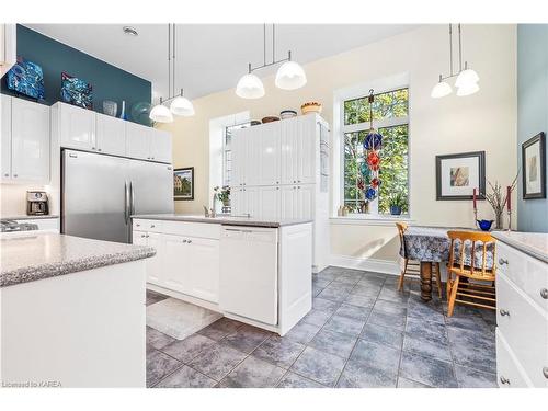 11 Cross Street, Odessa, ON - Indoor Photo Showing Kitchen With Double Sink With Upgraded Kitchen