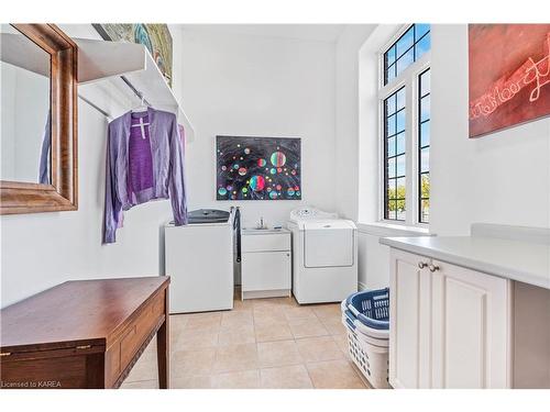 11 Cross Street, Odessa, ON - Indoor Photo Showing Laundry Room